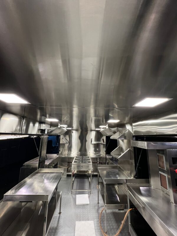MOBILE RESTAURANT FOOD TRUCK - Image 2