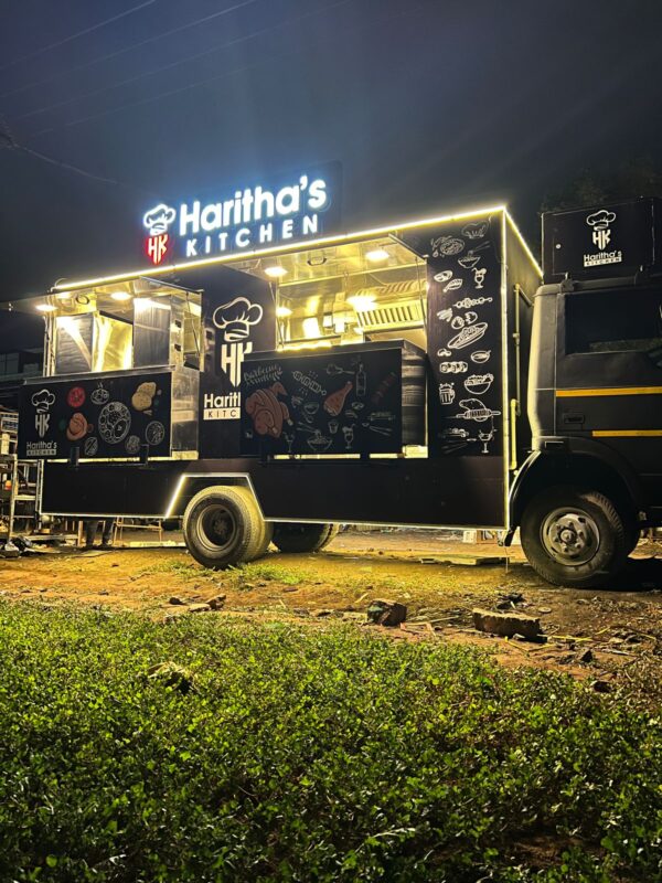 MOBILE RESTAURANT FOOD TRUCK - Image 3