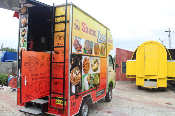 MEALS FOOD TRUCK - Image 2